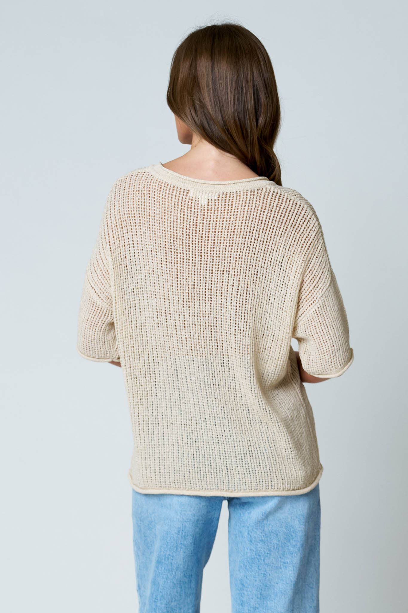 V NECK S/S CROCHET KNIT TOP