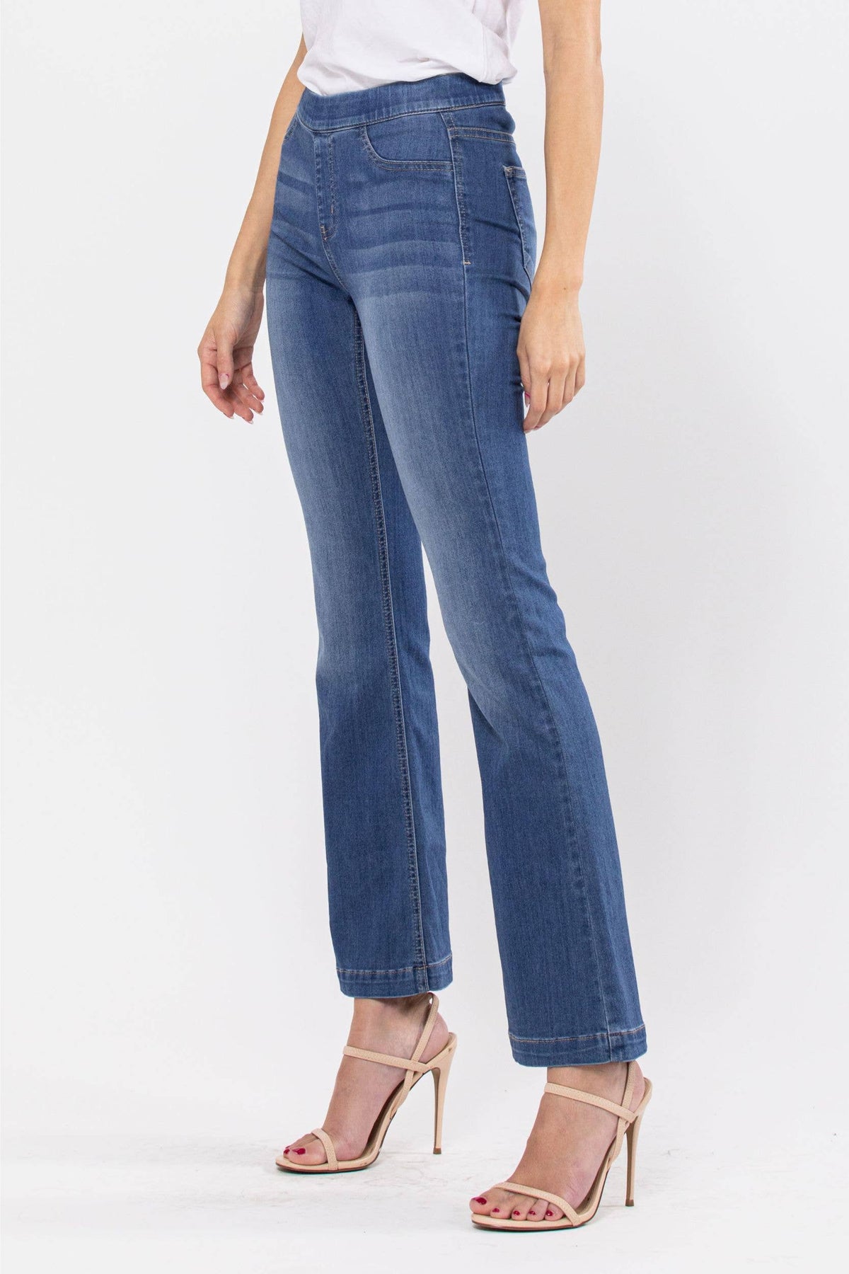 Mid Rise Petite Flare Jegging