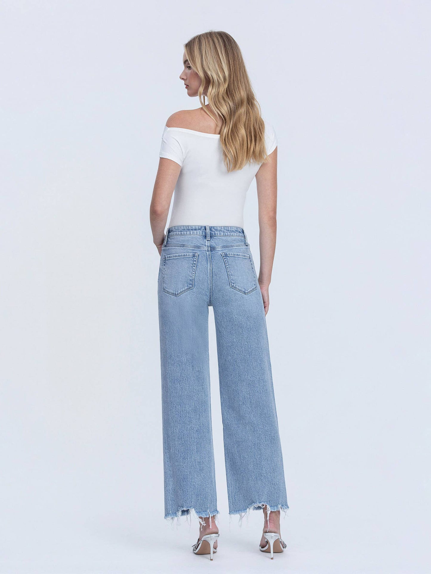 MID RISE FRAYED HEM ANKLE WIDE LEG