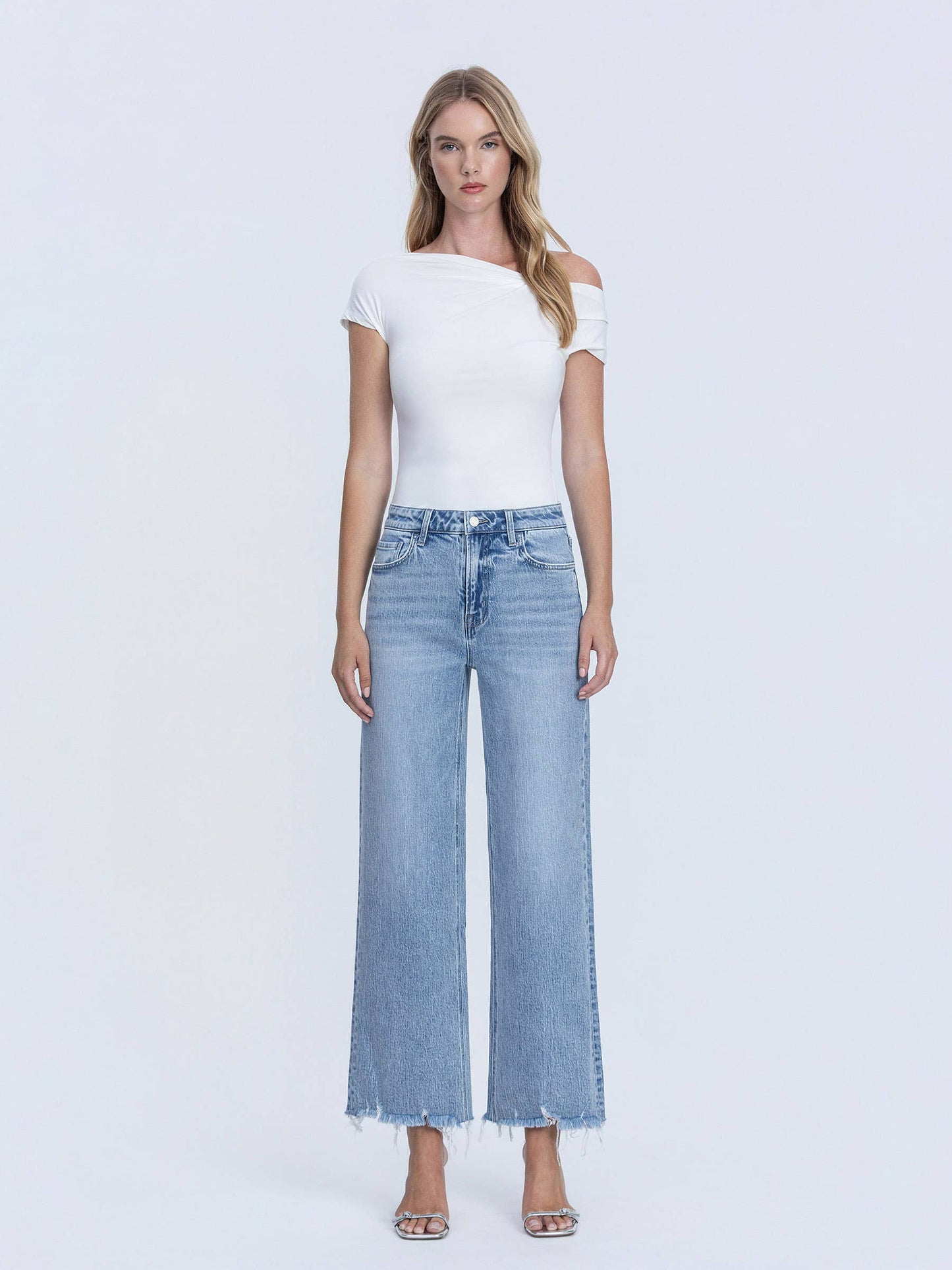 MID RISE FRAYED HEM ANKLE WIDE LEG