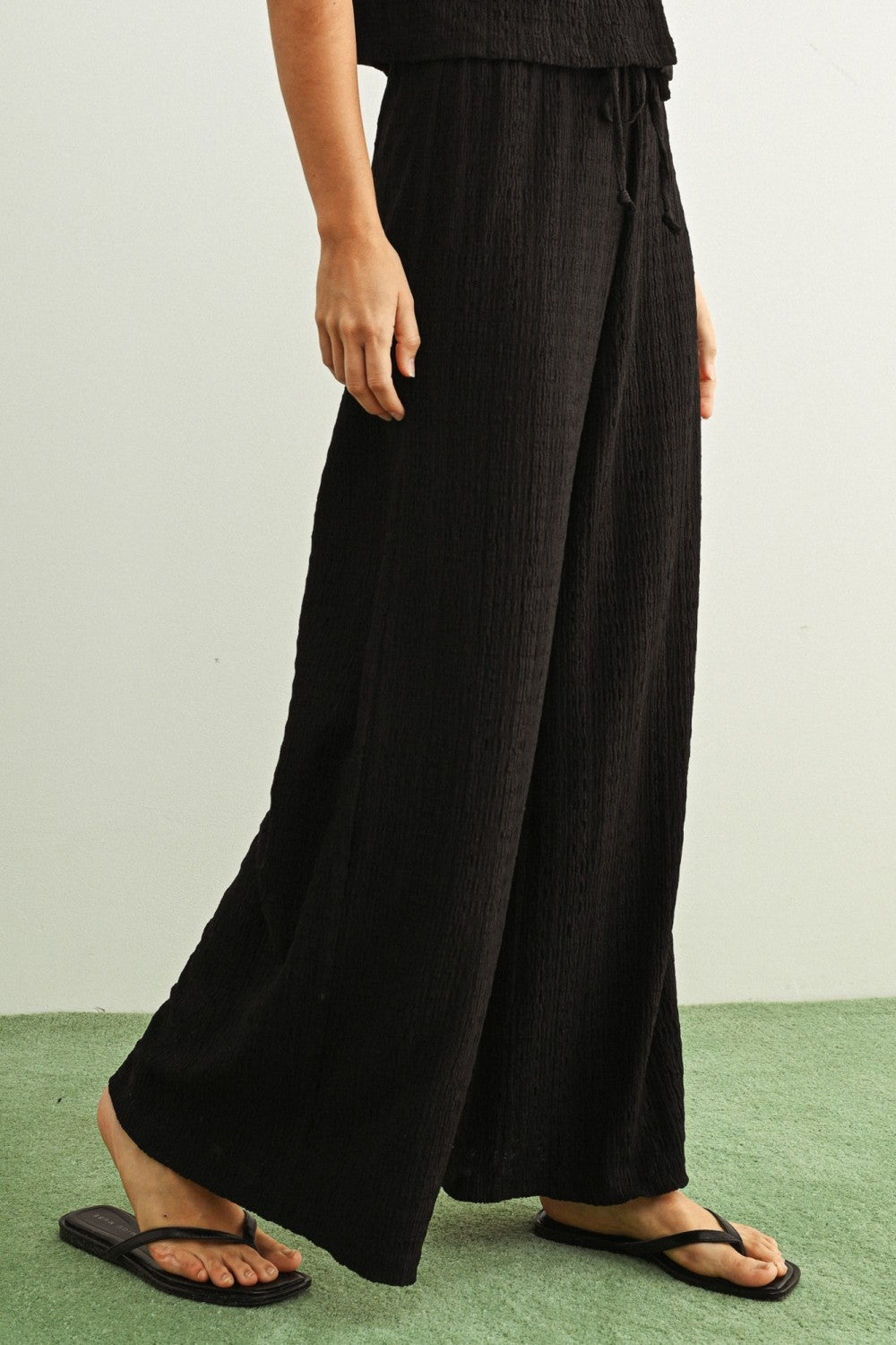 Crinkled Fabric Elastic Band Waist Pants