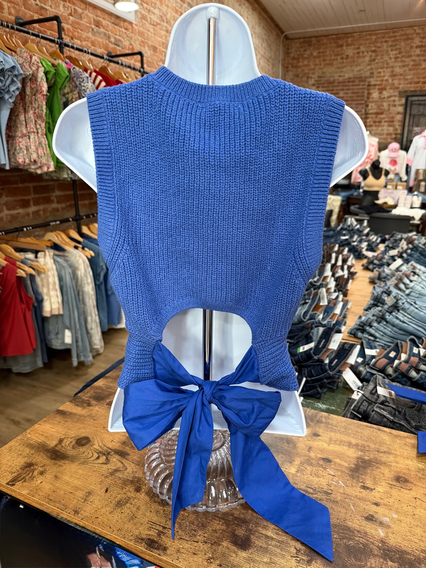 Back Bow Detail Sleeveless Sweater Top