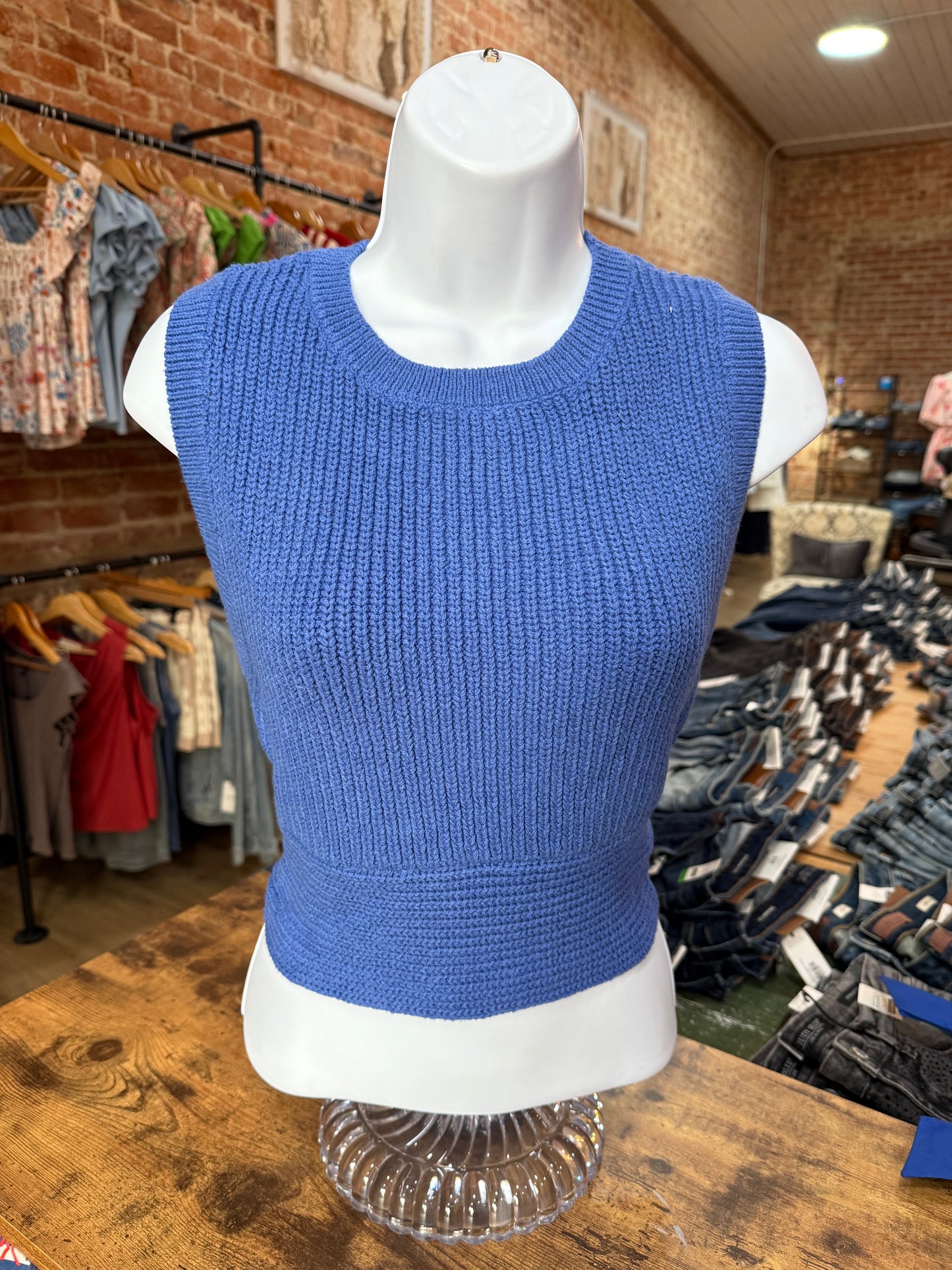 Back Bow Detail Sleeveless Sweater Top