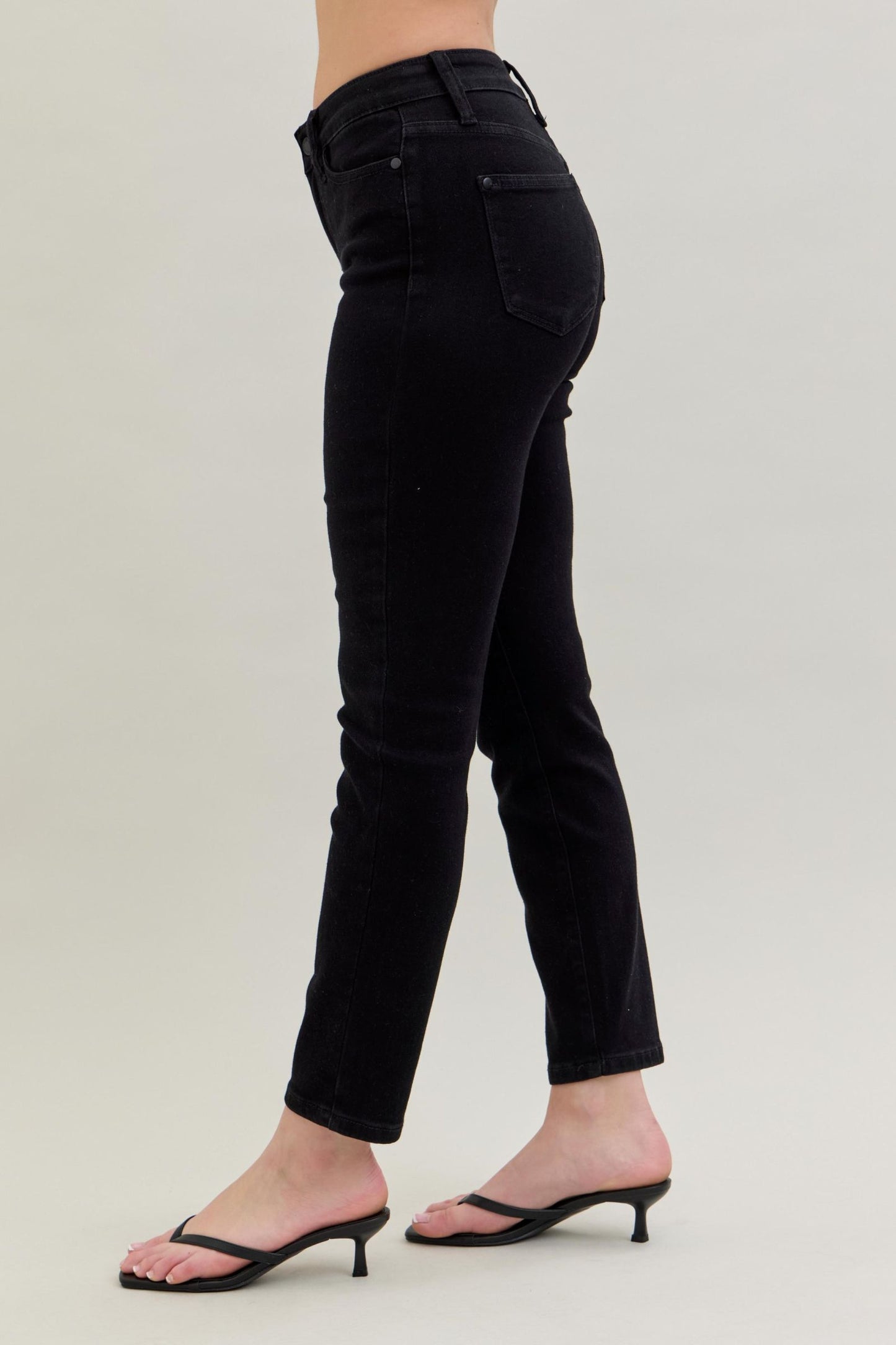 Judy Blue Mid Rise Black Slim Fit