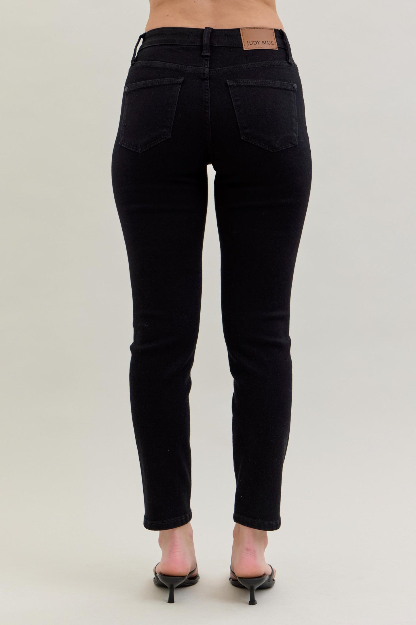 Judy Blue Mid Rise Black Slim Fit