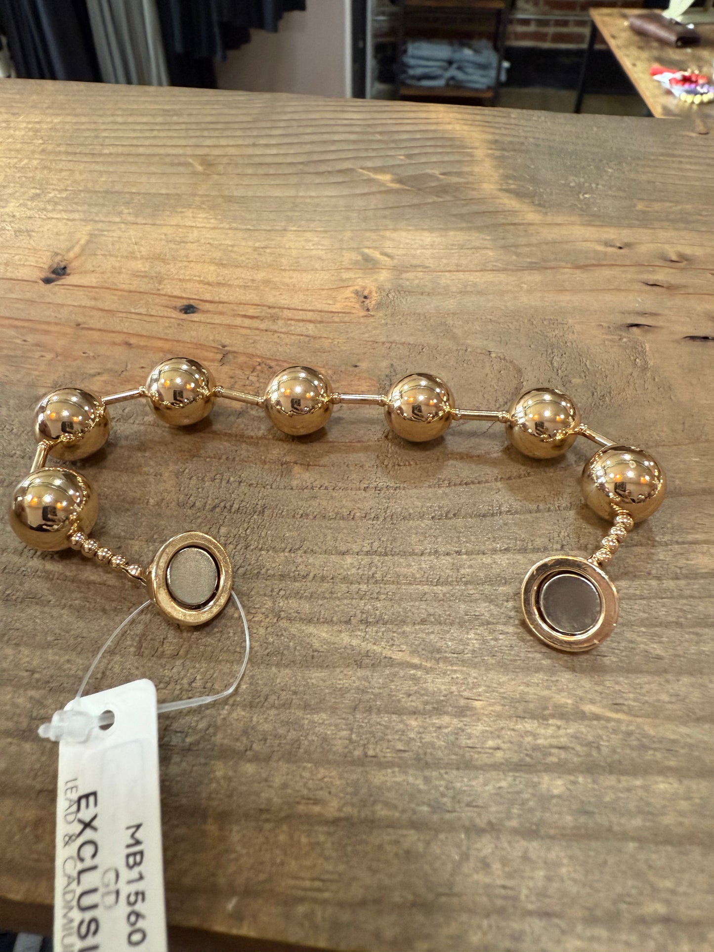 Large Bead Bracelet w/Magnetic Closure