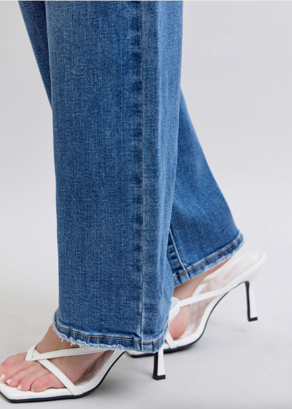 Judy Blue HW V-Front WB Vintage Wash Straight Fit
