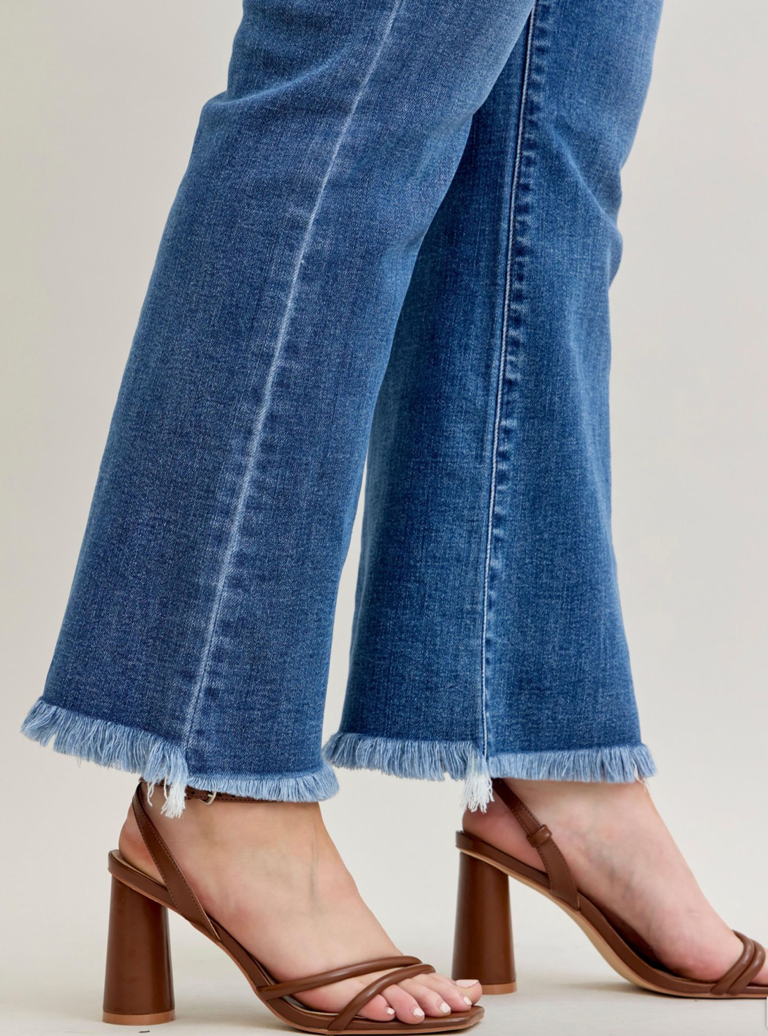 Judy Blue HW Double Button WB & Frey Hem