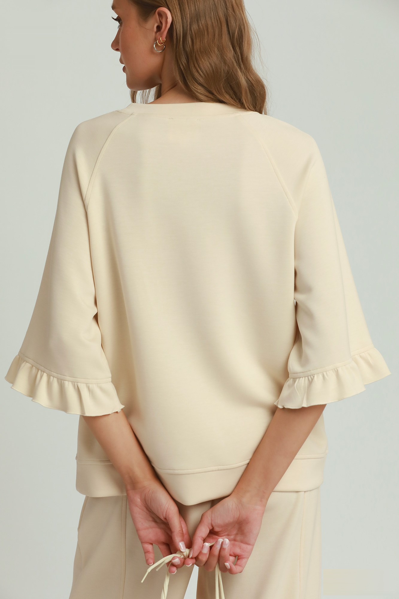LUXEKNIT Round Neck Ruffle Sleeve Top