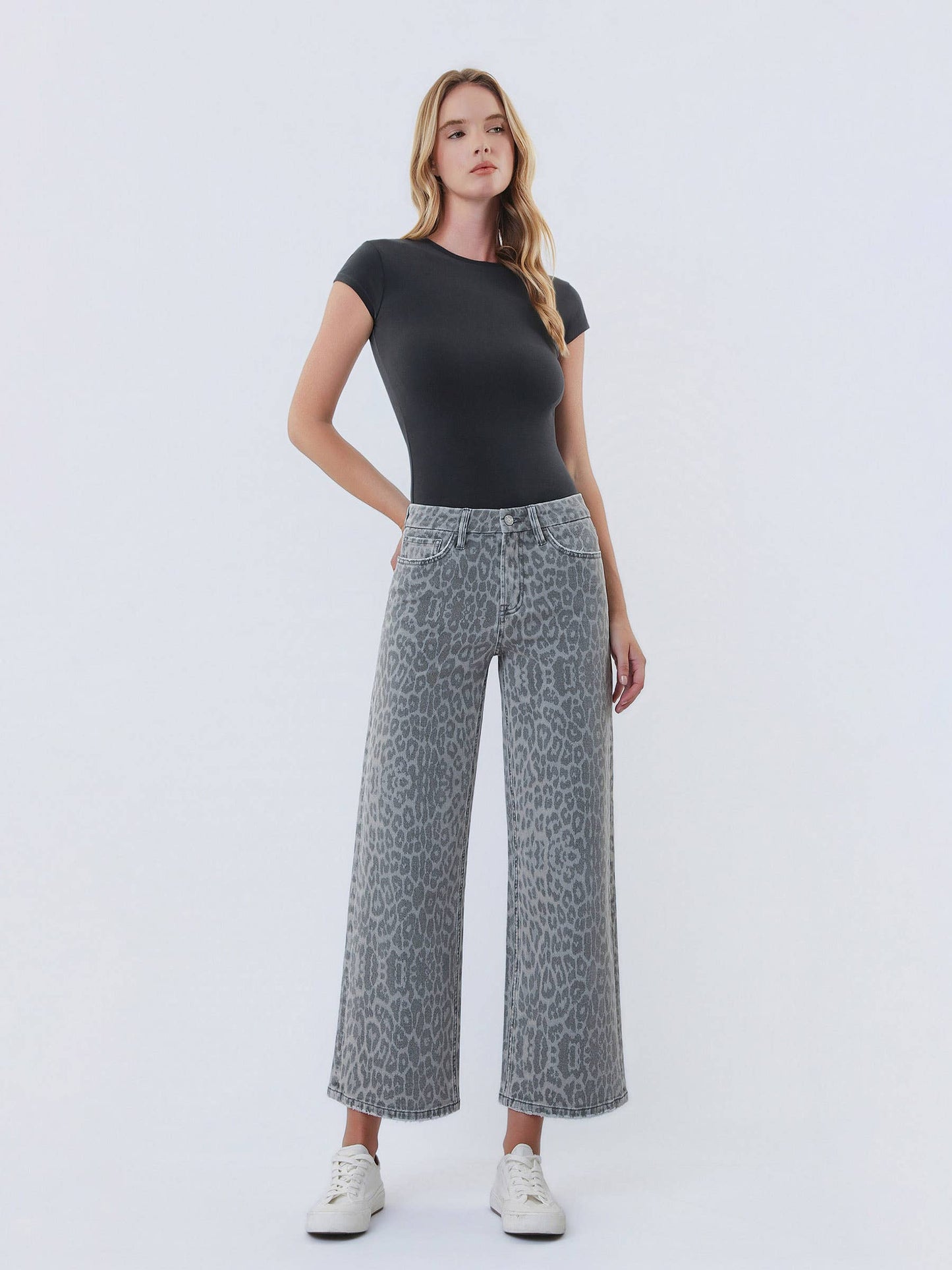 HIGH RISE GREY LEOPARD PRINT CROP