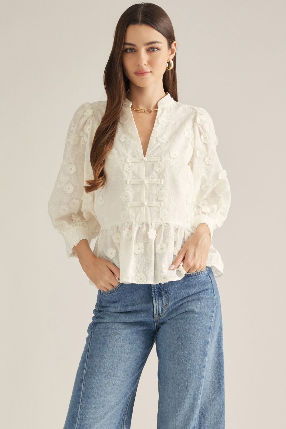 Solid ¾ puff sleeve top