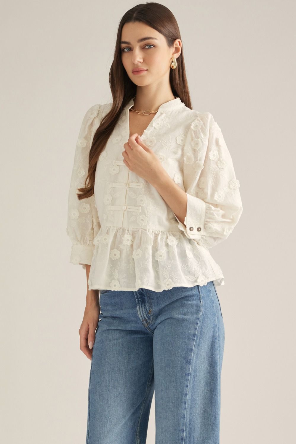 Solid ¾ puff sleeve top