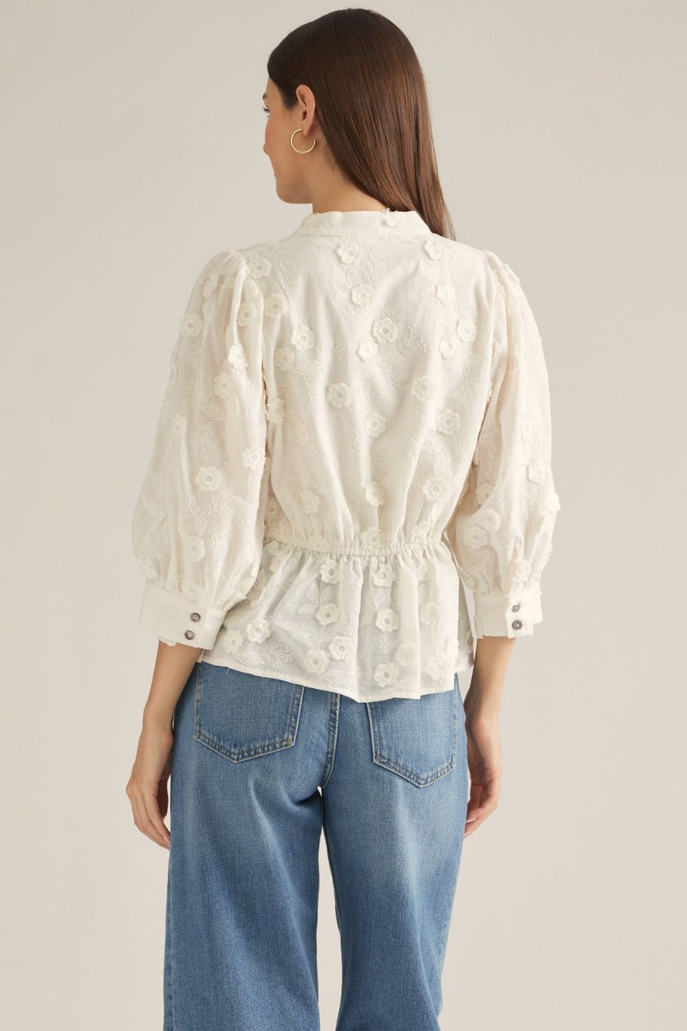 Solid ¾ puff sleeve top