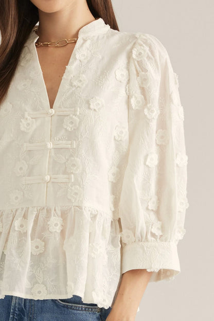 Solid ¾ puff sleeve top