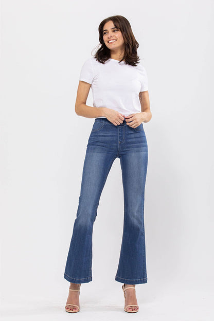 Mid Rise Petite Flare Jegging